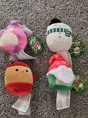 M2🔹️Holiday Mini Plush Characters – Pink, White, Red & Green